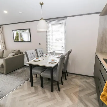 Finch 59 * Scarborough