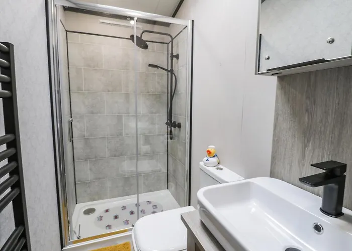 Finch 59 * Scarborough